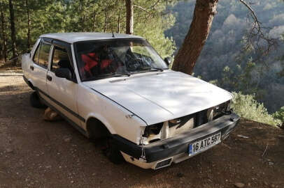 Otomobil hırsızlığı şüphelilerinden 2'si tutuklandı