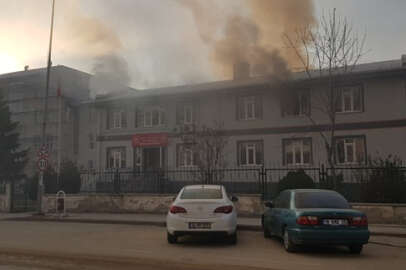 İnegöl'de İlçe Tarım ve Orman Müdürlüğü binasında çıkan yangın söndürüldü