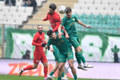 Bursaspor, sahasında Çorum FK'ye 3-0 yenildi