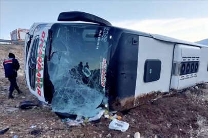 Afyon'da yolcu otobüsü devrildi; 8 ölü, 35 yaralı