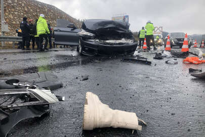 Bursa'da zincirleme trafik kazasında 4 kişi öldü, 6 kişi yaralandı