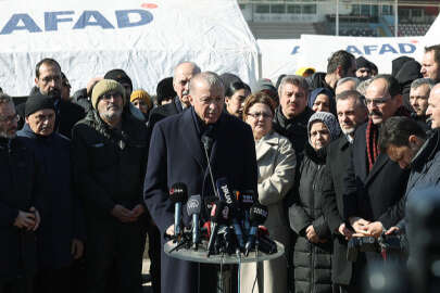 'Hedefimiz depremlerden etkilenen 10 ilde 1 yıl içinde yeni konutlar inşa etmek'
