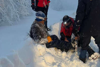 Bursa'da yoğun kar nedeniyle mahsur kalan bekçi kurtarıldı