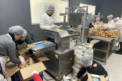 Bursa'daki meslek lisesinin fırını deprem bölgesi için 24 saat ekmek üretiyor