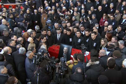 Deniz Baykal son yolculuğuna uğurlandı