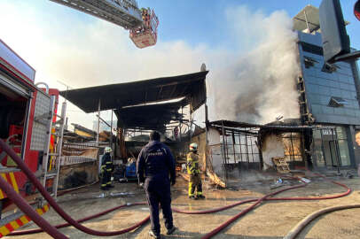 İnegöl'de mobilya imalathanesinde yangın