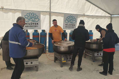 Nilüfer Belediyesi afet bölgesinde aşevi kurdu