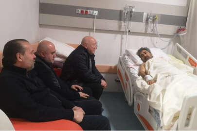 Enkazda sıkışan bileğini çakıyla kestirdi