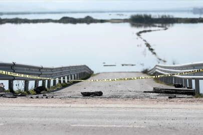 Karasu Çayı taştı, çevresindeki tarım arazileri su altında kaldı