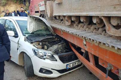 Mudanya'da otomobil tırla çarpıştı; 3 yaralı