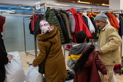 Bursa'ya gelen depremzedeler için ücretsiz "Kardeşlik Mağazası" kuruldu