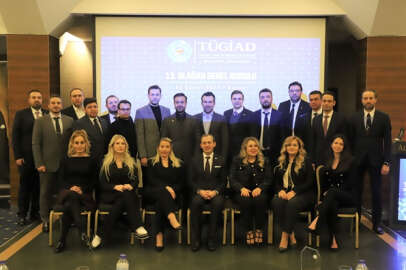 TÜGİAD Bursa'da bayrağı Selim Baykal devraldı