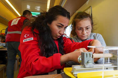 Çadır kentte afetzede çocuklara robotik kodlama eğitimi