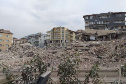 Samandağ'dan Antakya'ya: Taşı alıp mezara koydu insanlar