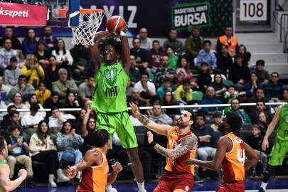 TOFAŞ sahasında Galatasaray Nef'e 81 - 83 yenildi