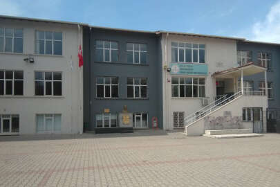 İnegöl'de 11 ortaokul öğrencisi zehirlendi