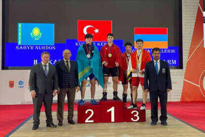 Milli halterci Kerem Kurnaz dünya şampiyonu