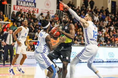 Frutti Extra Bursaspor deplasmanda Onvo Büyükçekmece Basketbol'u yendi