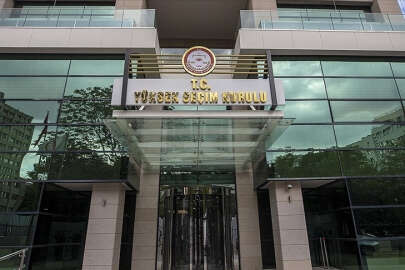 26 siyasi parti aday listesini YSK’ye sundu