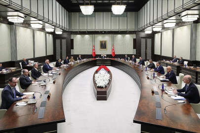 Kabinenin 16 üyesi milletvekili adayı gösterildi