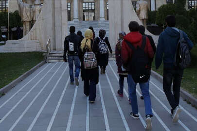 Türkiye'de yabancı öğrenciler: Gitmek de çözüm değil kalmak da