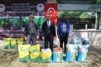 Çiftçilere kuraklığa karşı iklim dostu sorgum otu tohumu dağıtıldı