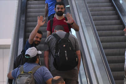 Sudan'dan tahliye edilen 101 kişi Türkiye'ye geldi