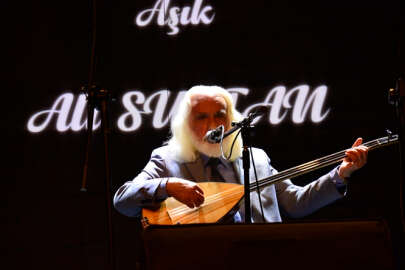 Bursa'da "Aşık Veysel Yılı" konseri düzenlendi