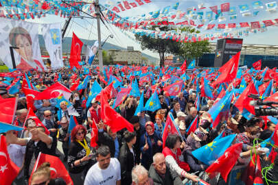 Akşener Bursa'da: Mezar kazarken petrol bulmuş!