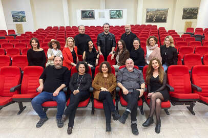 Majör Tiyatro’nun ilk oyunu 'Gelecekteki Hekimini Destekle' projesi için sahnede