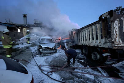 Kamyon ortalığı savaş alanına çevirdi; 12 ölü, 3'ü ağır 31 yaralı