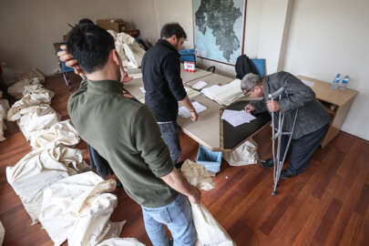 Bursa'nın dağ ilçelerinin kırsal mahallelerine seçim malzemeleri ulaştırılıyor