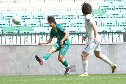 Bursaspor sahasında Somaspor'un gol yağmuruna tutuldu; 5-3