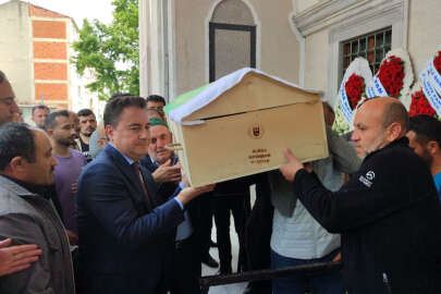 Babacan Bursa'da cenaze törenine katıldı