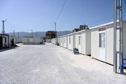 Bursa Büyükşehir'in Hatay'daki konteyner kamplarında 10 bin kişi kalıyor