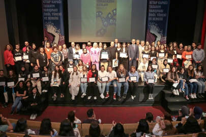 Tomris Uyar’ın kitabına kapak tasarladılar