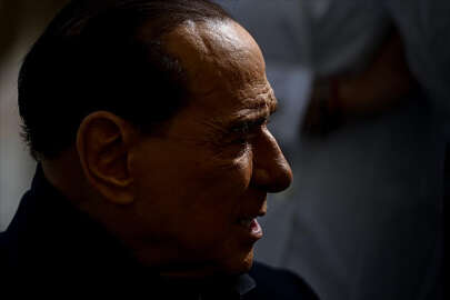 Eski İtalya Başbakanı Berlusconi hayatını kaybetti