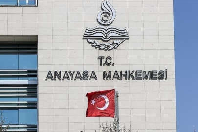 AYM gazetecilerin kıdem tazminatı için '5 yıl' şartını iptal etti