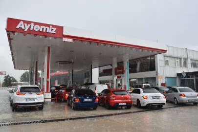 Bozüyük-Bursa karayolunda sürücüler akaryakıt istasyonlarına sığındı