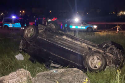 Sosyal medyadan canlı yayın yaparken otomobil devrildi; 1 ölü, 1 yaralı