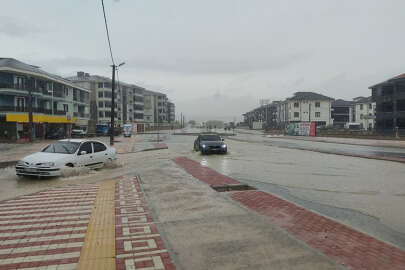 İnegöl'de yeni yapılan caddeler göle döndü