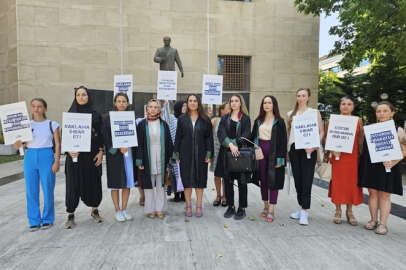 Çöp evde bulunan çocuğun teyzesinin yargılandığı dava ertelendi