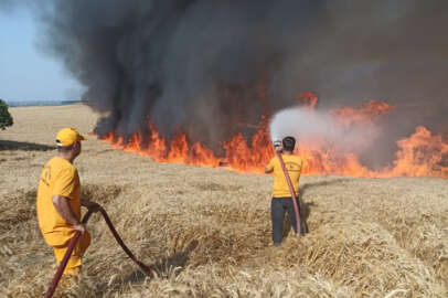 Mustafakemalpaşa'da tonlarca buğday yandı