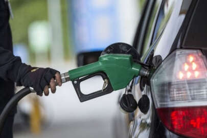 Benzine 4,35 liralık indirim geldi ama...