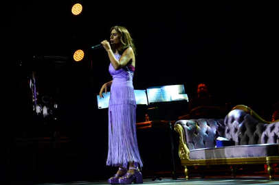 61. Uluslararası Bursa Festival Yıldız Tilbe konseri ile sona erdi