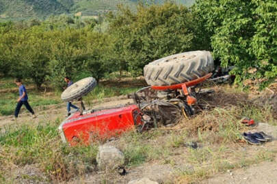 İznik'te minibüsle traktör çarpıştı; 5 yaralı