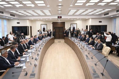 Memur ve memur emeklilerinin maaş zammında gözler hükümetin teklifinde