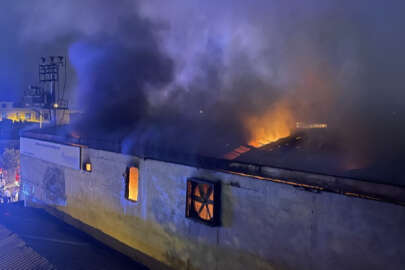 Ahşap kapı fabrikasında yangın
