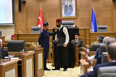 Bursa'nın işgalden kurtuluşunun sevinci Büyükşehir Meclisinde sahnelendi