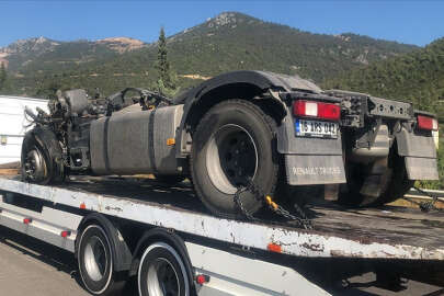 Bursa'da zincirleme trafik kazasında 2 kişi öldü, 4 kişi yaralandı